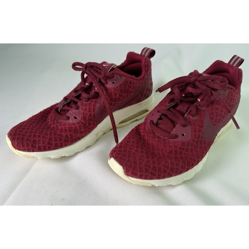 Nike AIR Max Motion Women's Size 6 Sneakers 844895-660 Red Shoes Running